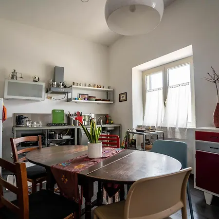 Apartment 15 Minutes Walk To The - Casa Oikia