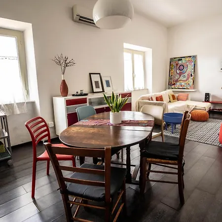 Apartment 15 Minutes Walk To The - Casa Oikia *