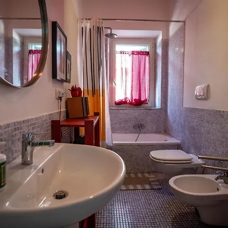 15 Minutes Walk To The - Casa Oikia Apartment