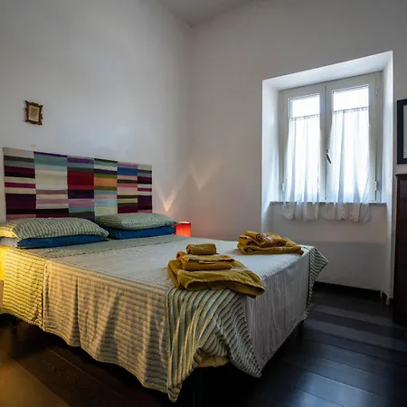 Apartment 15 Minutes Walk To The - Casa Oikia